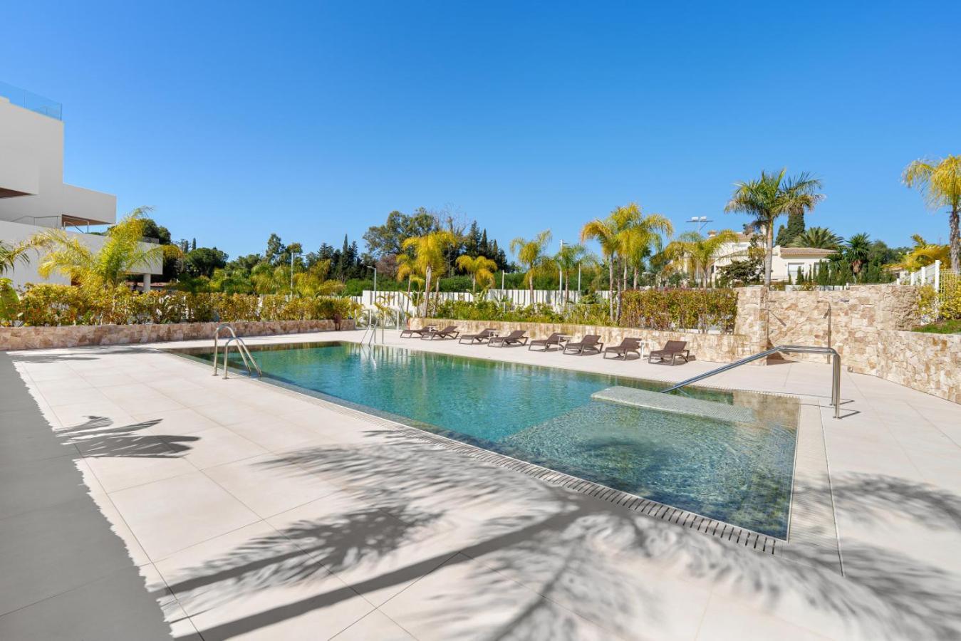 Benalus 4-bedroom Duplex In Golden Mile Appartamento