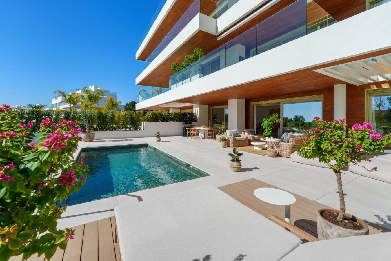 Benalus 4-bedroom Duplex In Golden Mile Appartamento *